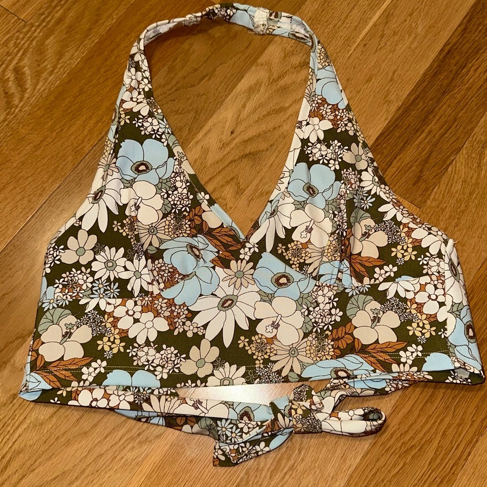 Altar'd State Floral Patterned Fabric